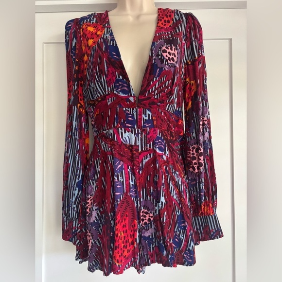 Free People Audrey Long Sleeve V-Neck Romper printed red combo Size 2 - Picture 3 of 5
